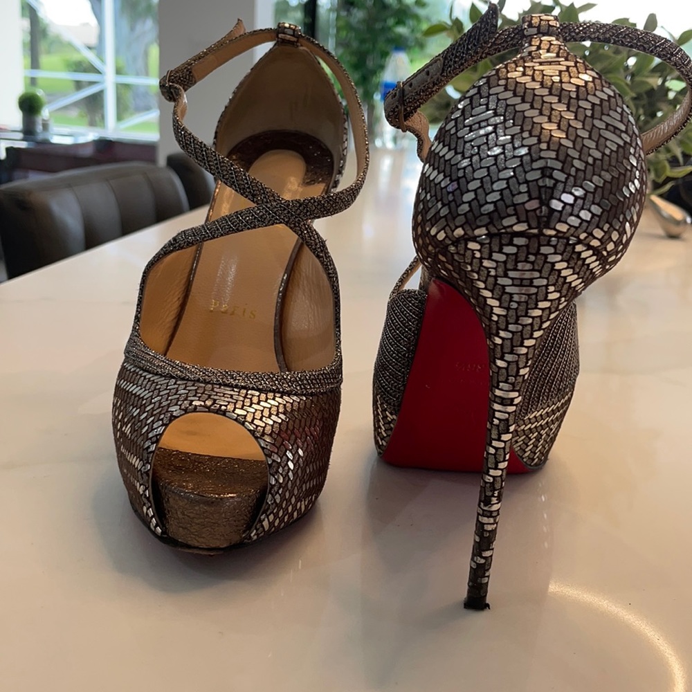 Beautiful Red bottoms Christian Louboutin